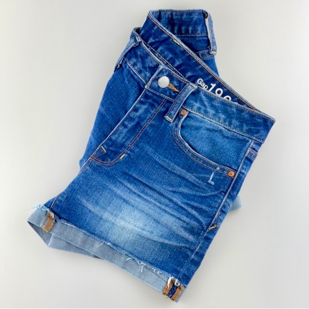 Gap 1969 distressed denim shorts